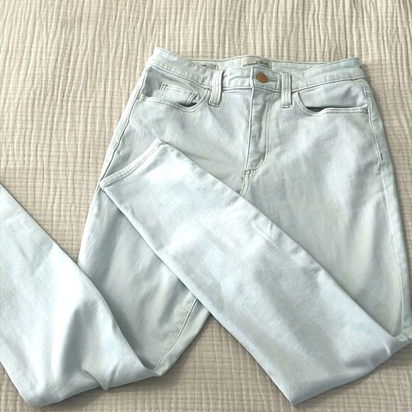 Universal Thread Ivory high rise super stretch skinny sz 6,8,&12 must be bundled - Picture 1 of 13